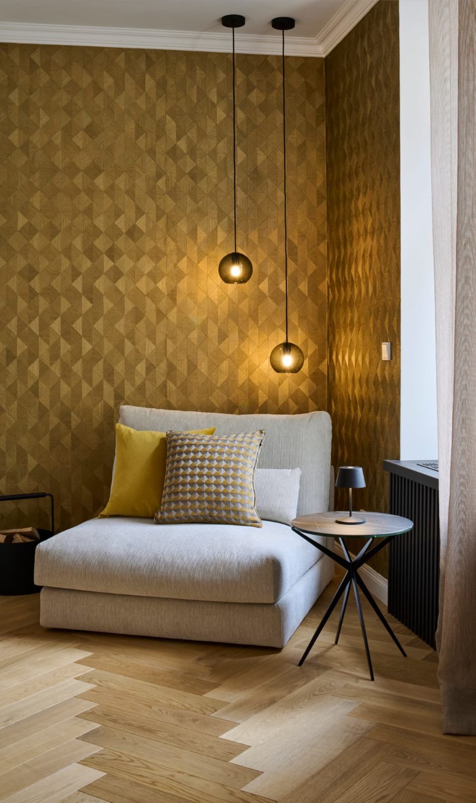 Aktuelles Projekt – Eiche Fischgrät mit Designinterieur